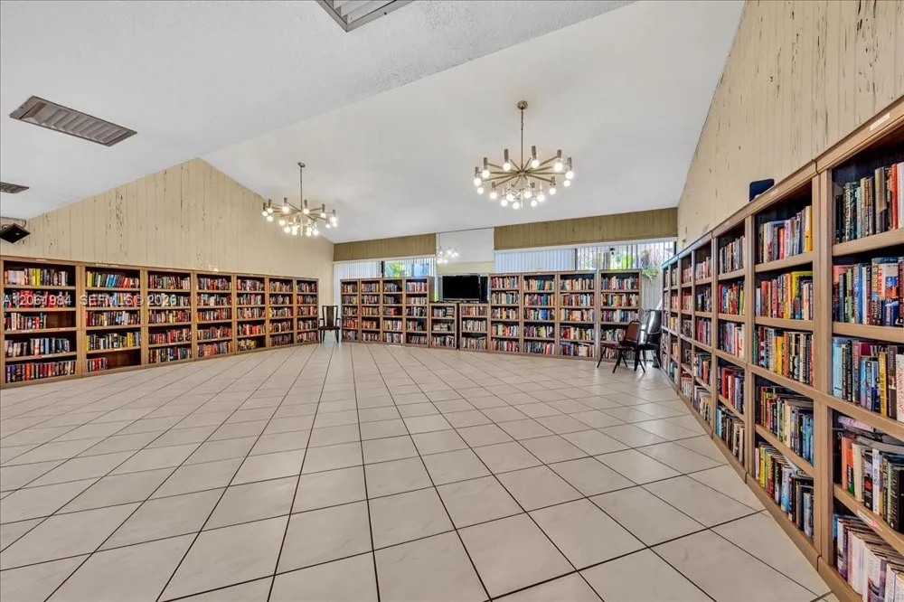 2240 Cypress Bend Dr #204 Pompano Beach, FL 33069