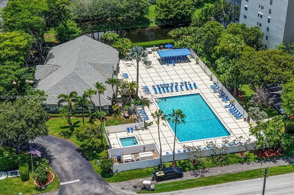 2240 Cypress Bend Dr #204 Pompano Beach, FL 33069