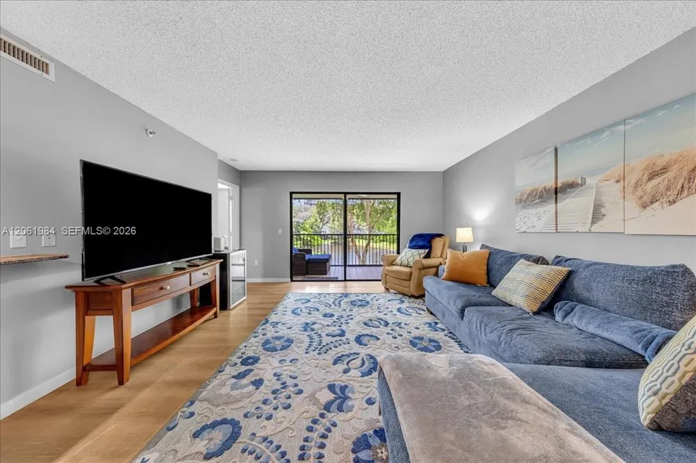 2240 Cypress Bend Dr #204 Pompano Beach, FL 33069