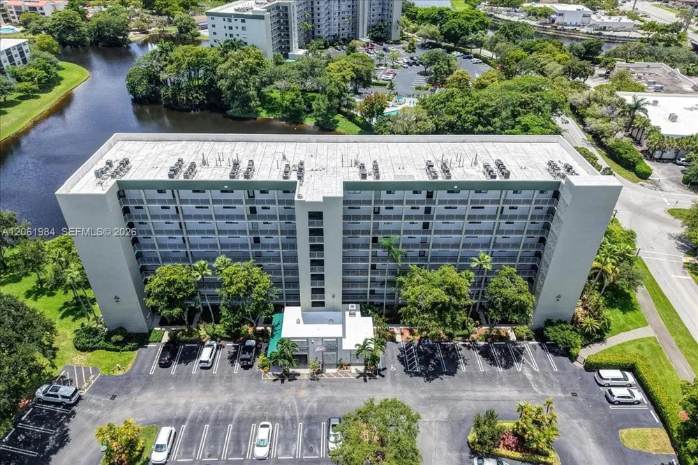 2240 Cypress Bend Dr #204 Pompano Beach, FL 33069