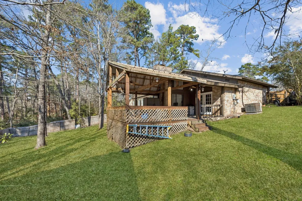 24617 Camwood Road Huntsville, TX 77320