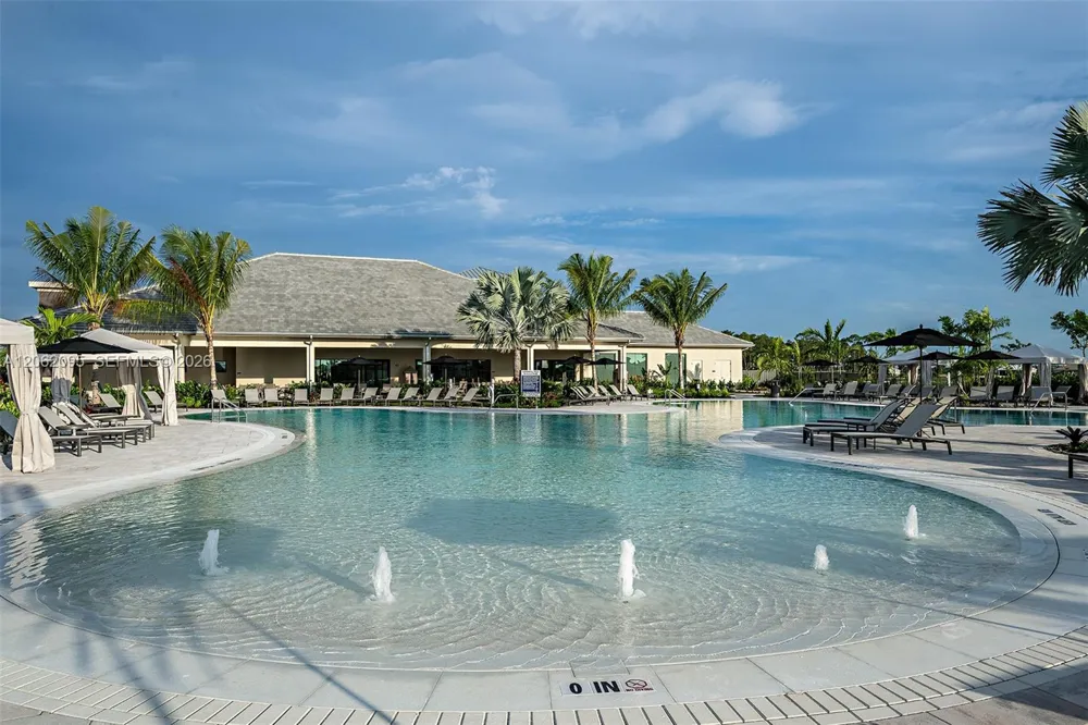 15697 Genova Drive Naples, FL 34114