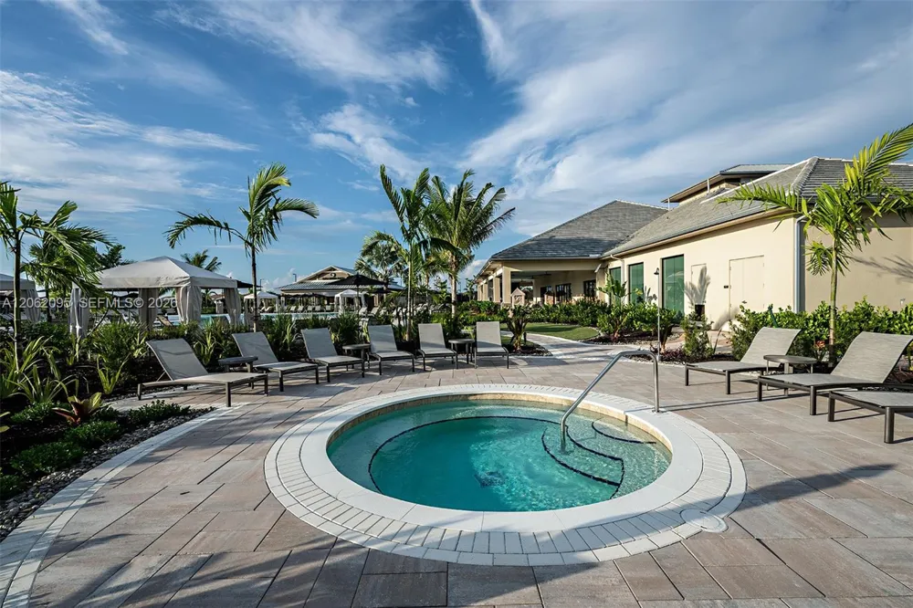 15697 Genova Drive Naples, FL 34114