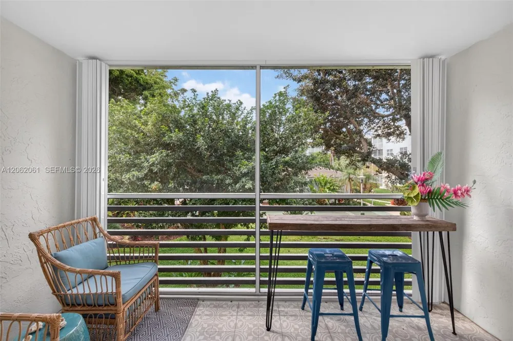 1541 S Ocean Blvd #204 Lauderdale By The Sea, FL 33062