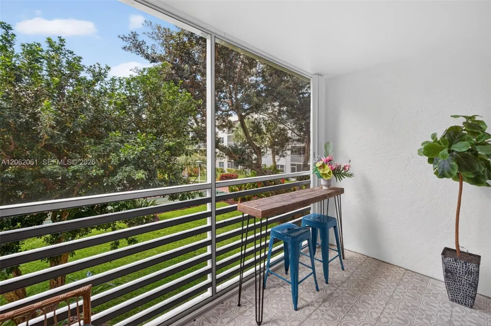 1541 S Ocean Blvd #204 Lauderdale By The Sea, FL 33062
