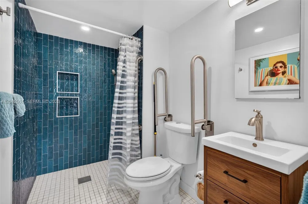 1541 S Ocean Blvd #204 Lauderdale By The Sea, FL 33062