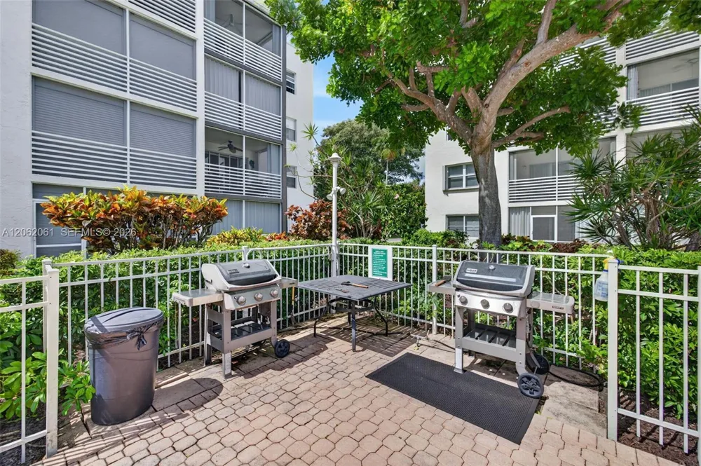 1541 S Ocean Blvd #204 Lauderdale By The Sea, FL 33062