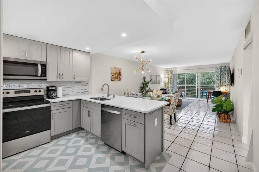 1541 S Ocean Blvd #204 Lauderdale By The Sea, FL 33062