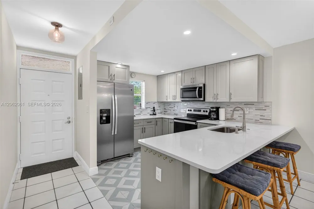 1541 S Ocean Blvd #204 Lauderdale By The Sea, FL 33062
