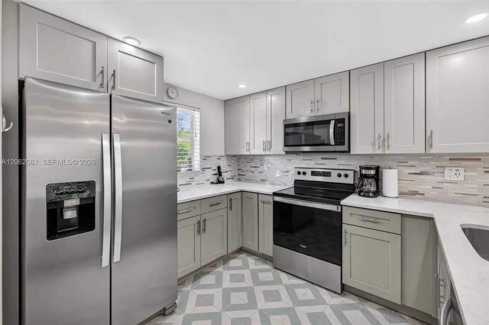 1541 S Ocean Blvd #204 Lauderdale By The Sea, FL 33062