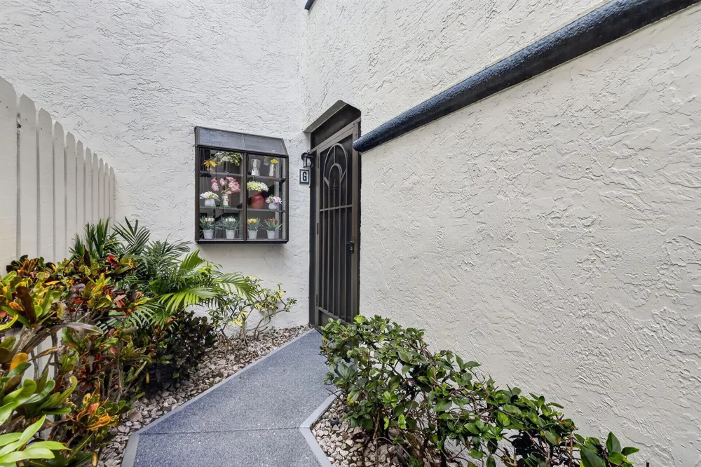 5135 FLORIA DRIVE #G Boynton Beach, FL 33437