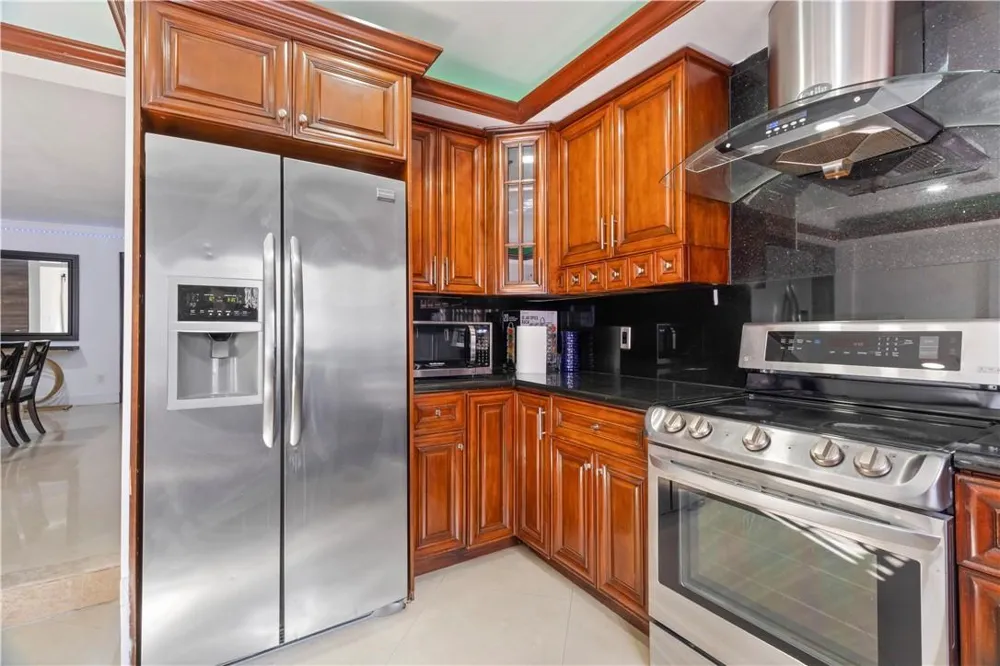 19340 NE 19 AVENUE North Miami Beach, FL 33179
