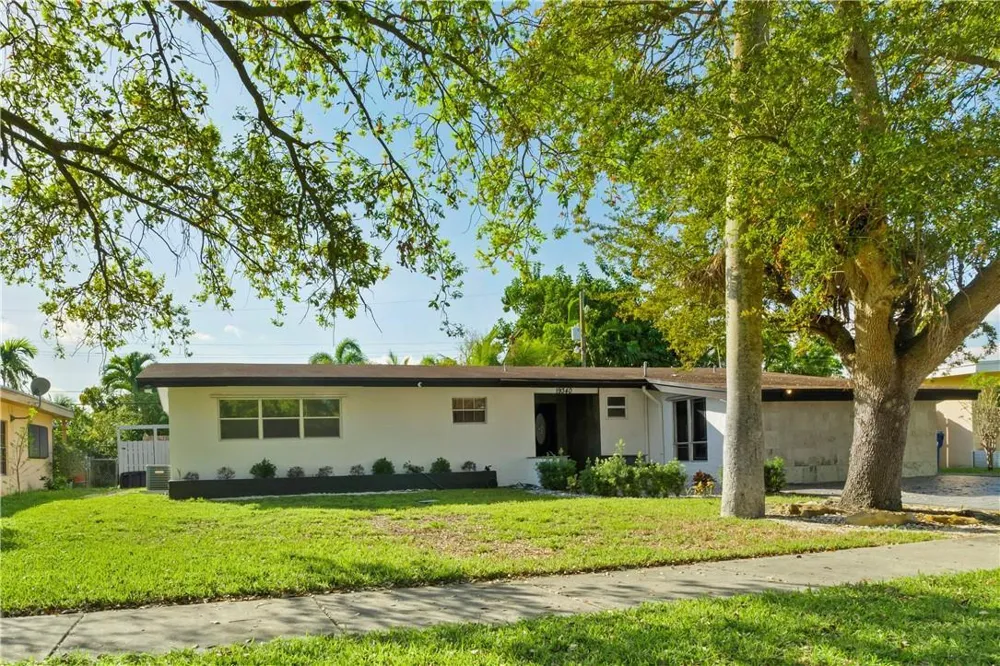 19340 NE 19 AVENUE North Miami Beach, FL 33179