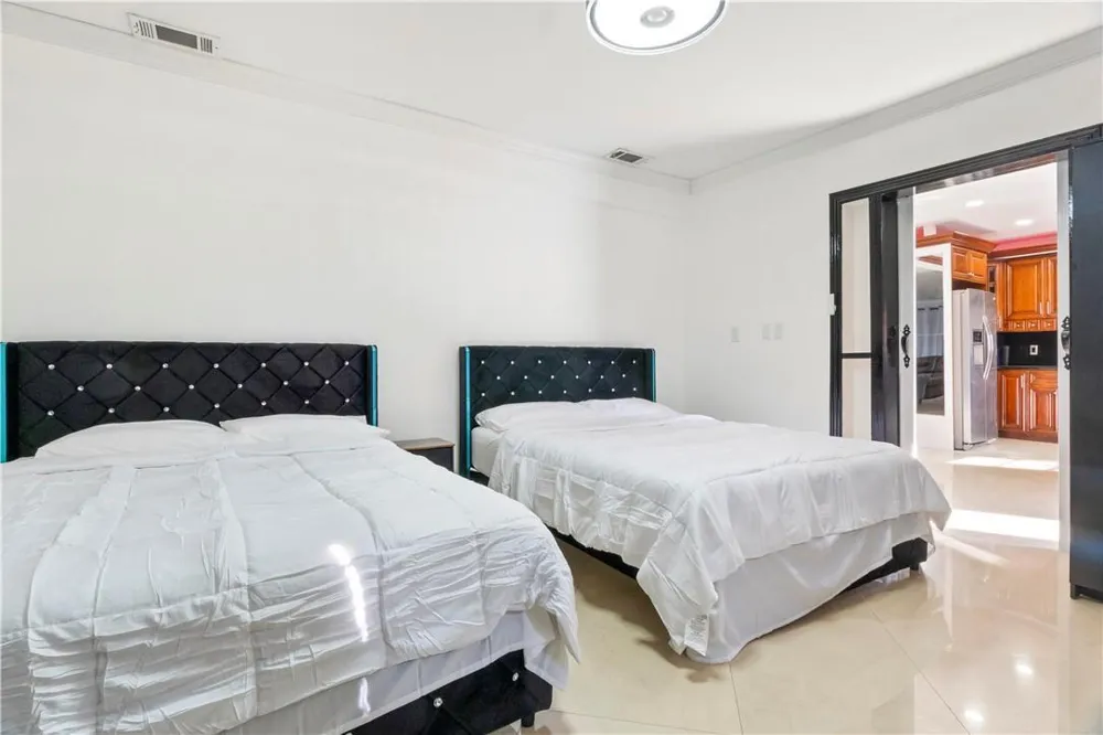19340 NE 19 AVENUE North Miami Beach, FL 33179