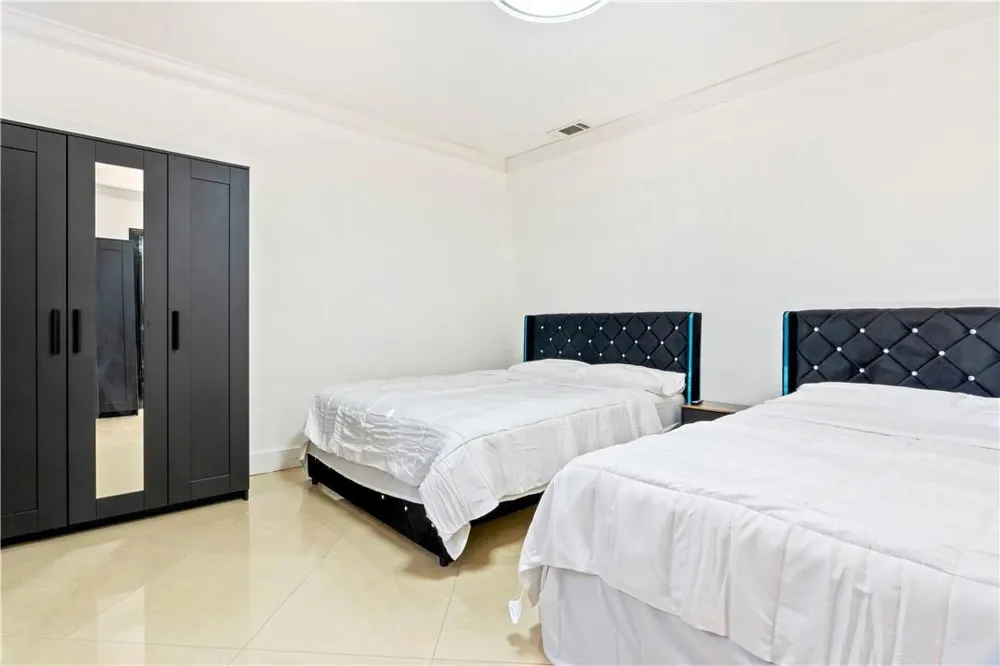 19340 NE 19 AVENUE North Miami Beach, FL 33179