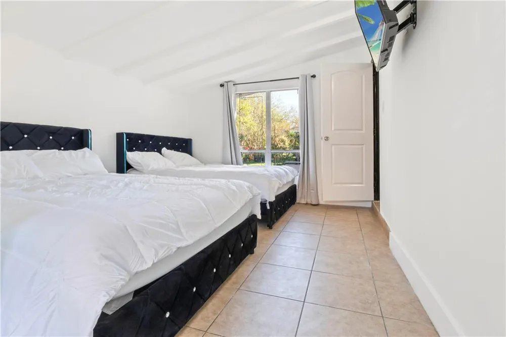 19340 NE 19 AVENUE North Miami Beach, FL 33179
