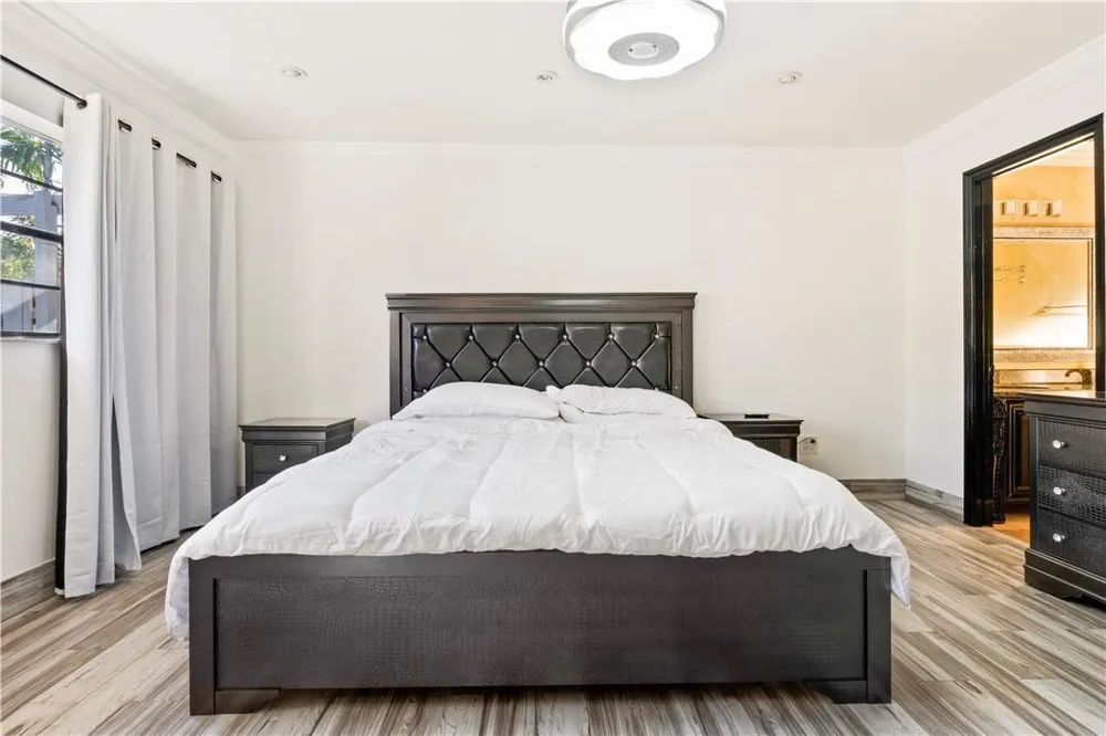 19340 NE 19 AVENUE North Miami Beach, FL 33179