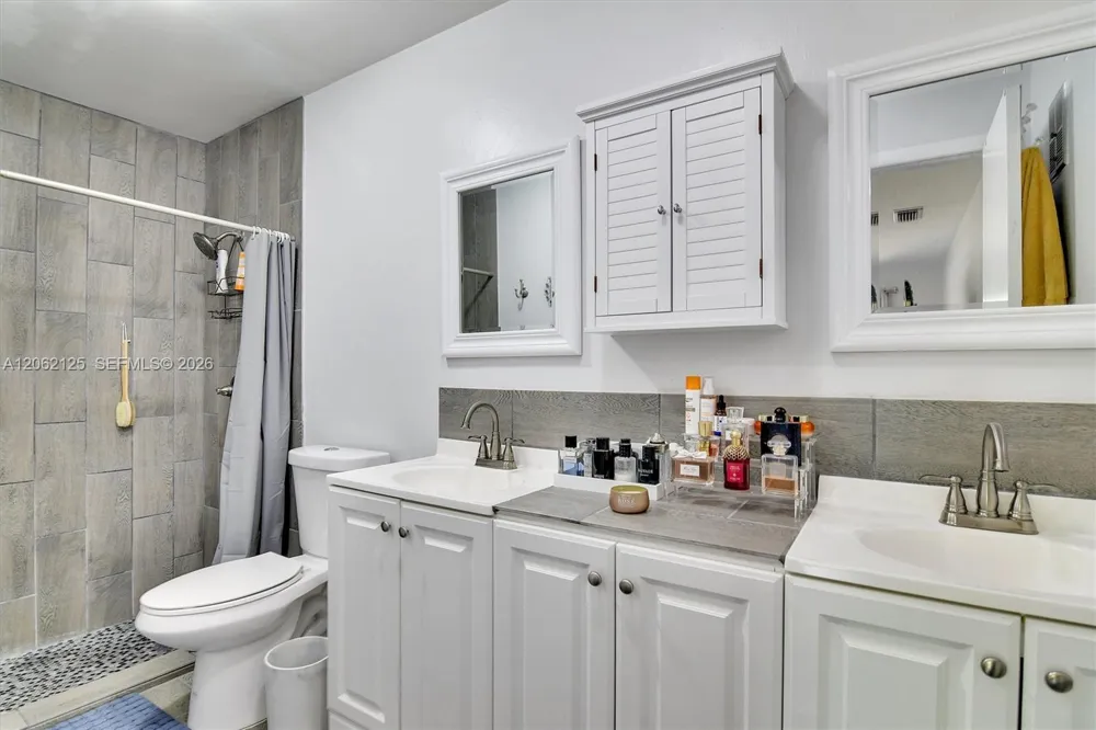 11743 SW 112th Ter Miami, FL 33186