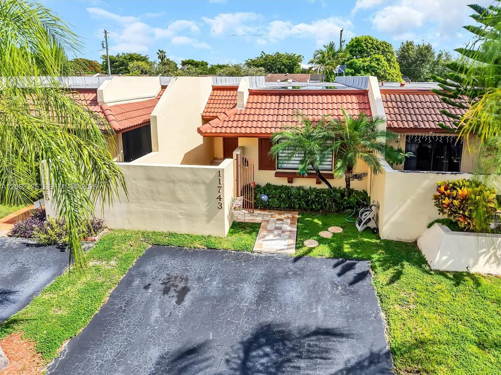 11743 SW 112th Ter Miami, FL 33186