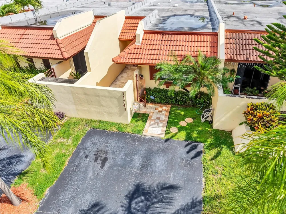 11743 SW 112th Ter Miami, FL 33186