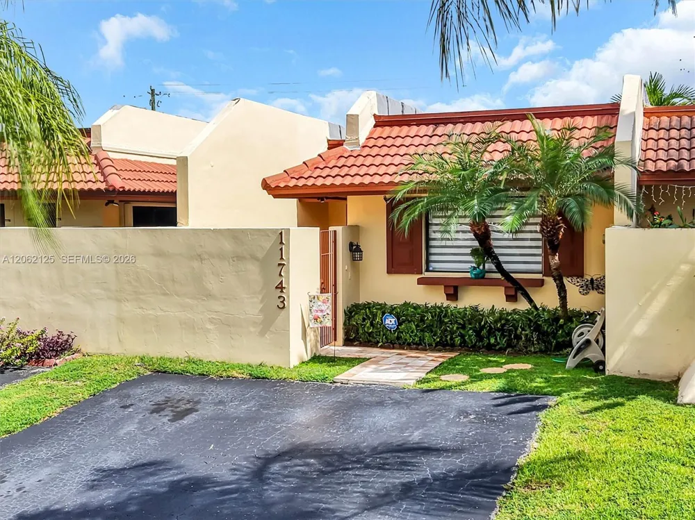 11743 SW 112th Ter Miami, FL 33186