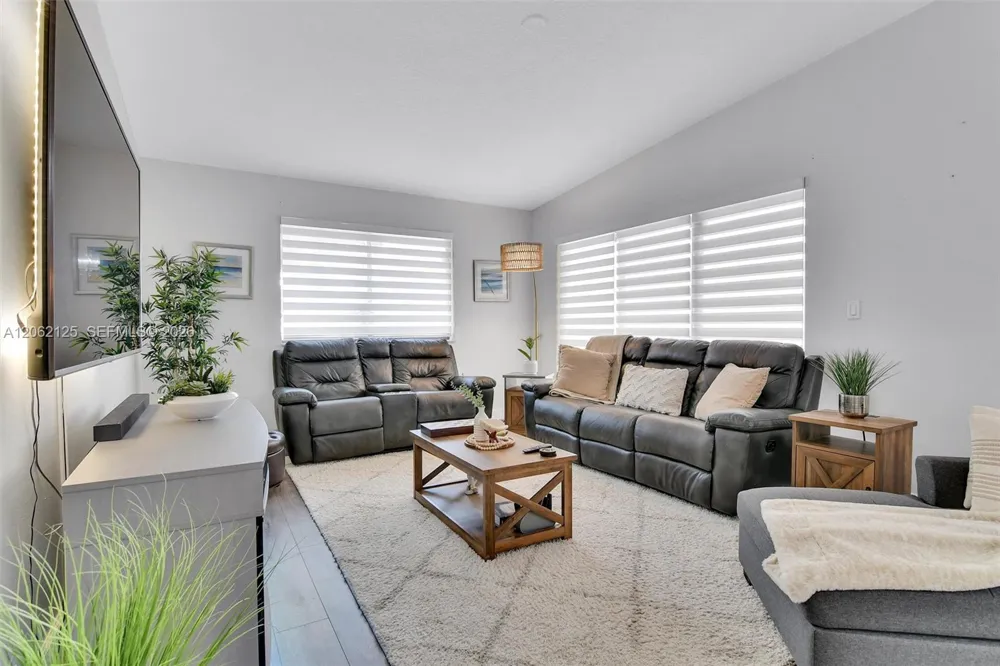 11743 SW 112th Ter Miami, FL 33186
