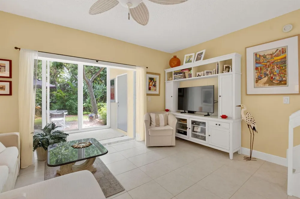 1041 Kokomo Key Lane Delray Beach, FL 33483