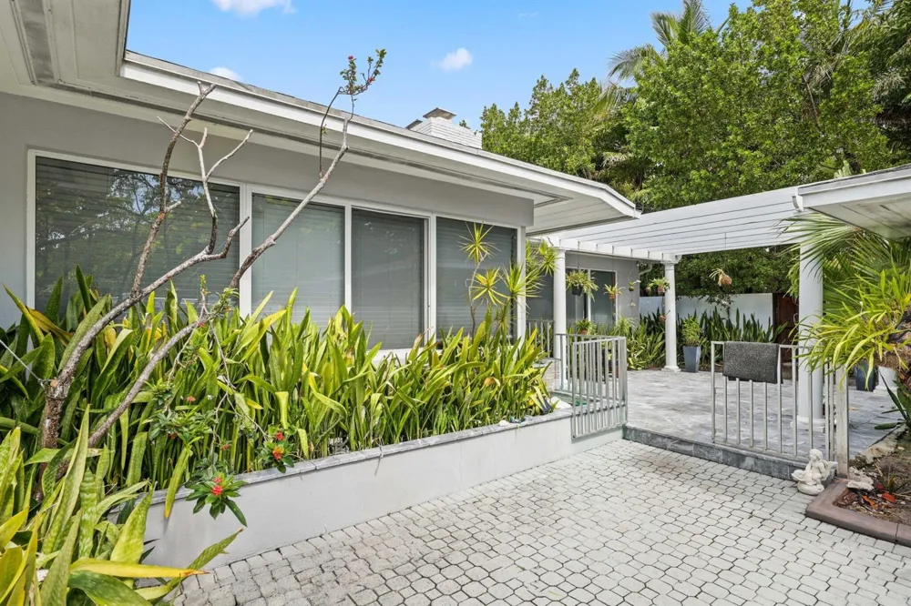 1313 SEABREEZE BOULEVARD ##B Fort Lauderdale, FL 33316