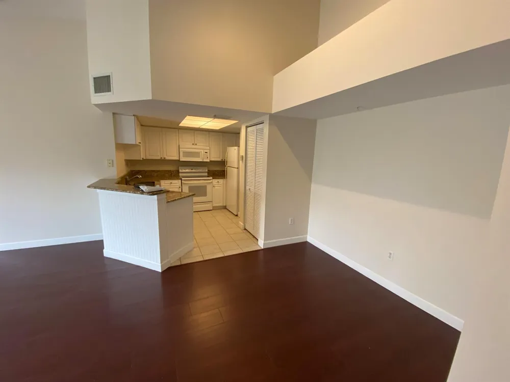 1100 S CRESTWOOD COURT S #1117 Royal Palm Beach, FL 33411