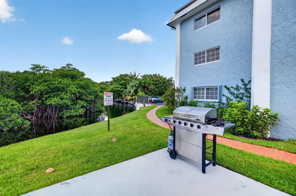3004 NE 5TH TERRACE #216-C Wilton Manors, FL 33334