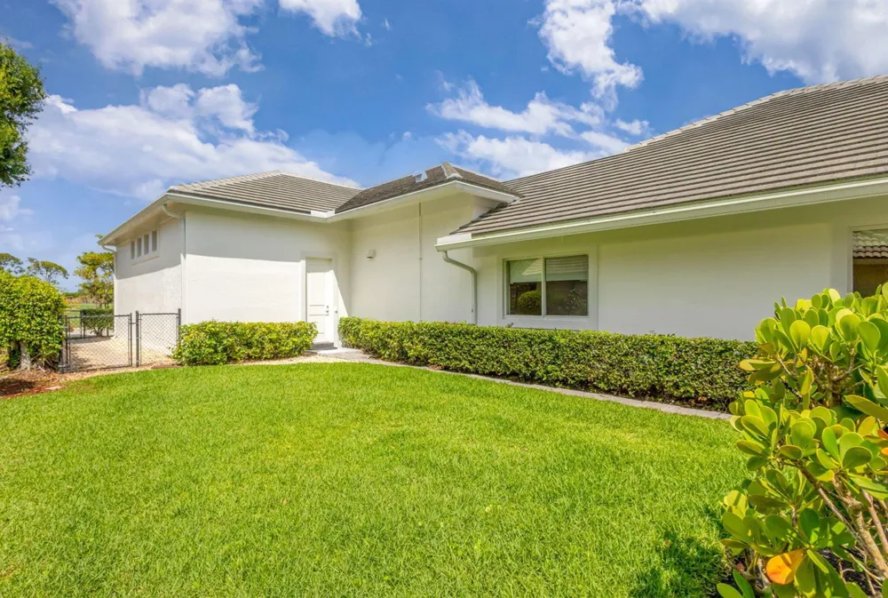 11 MARLWOOD LANE Palm Beach Gardens, FL 33418