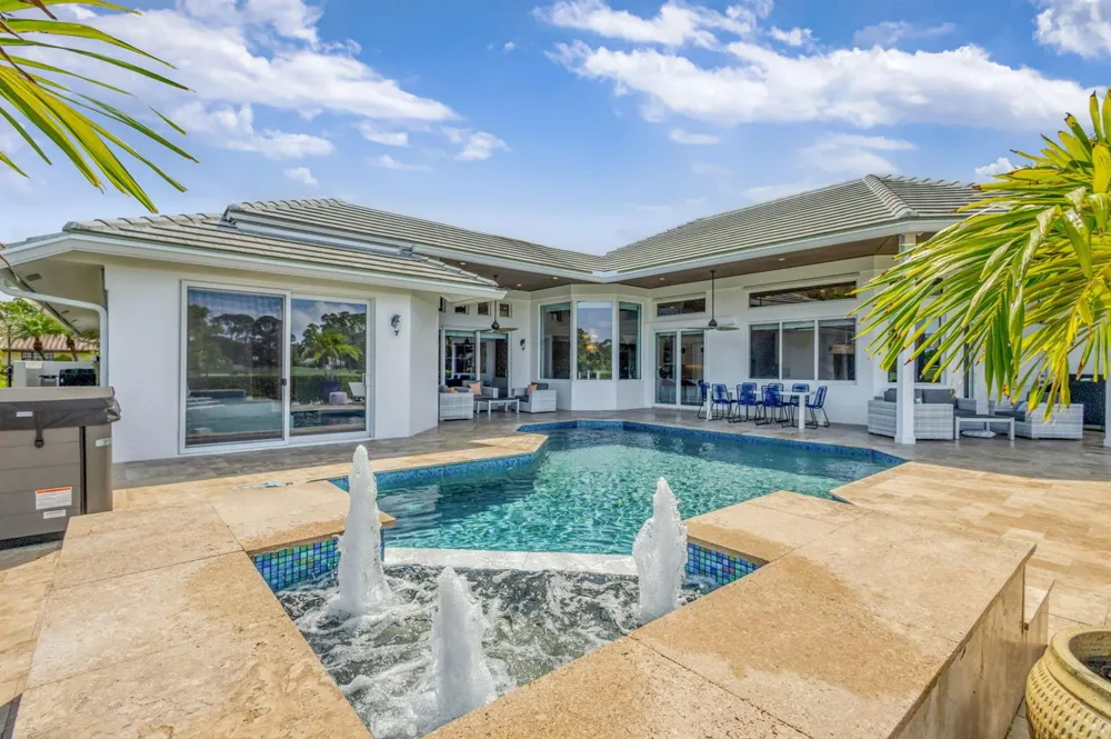 11 MARLWOOD LANE Palm Beach Gardens, FL 33418