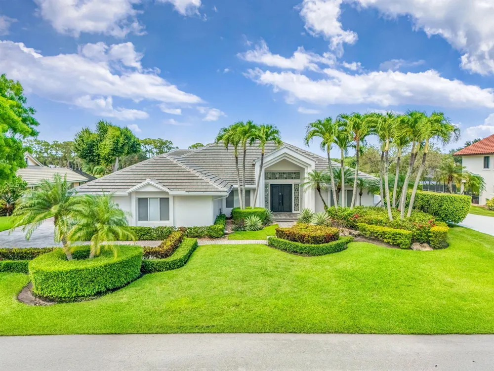 11 MARLWOOD LANE Palm Beach Gardens, FL 33418