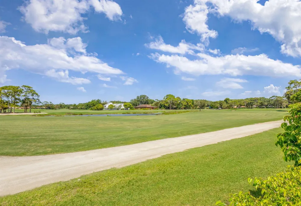 11 MARLWOOD LANE Palm Beach Gardens, FL 33418