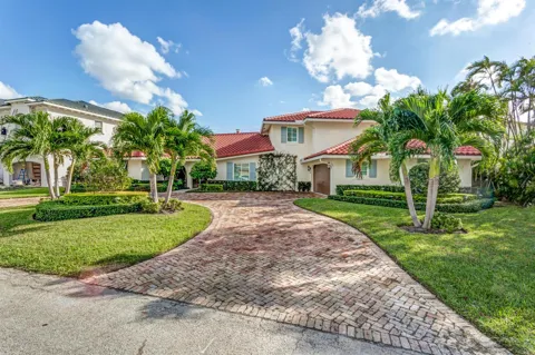 904 HYACINTH DRIVE