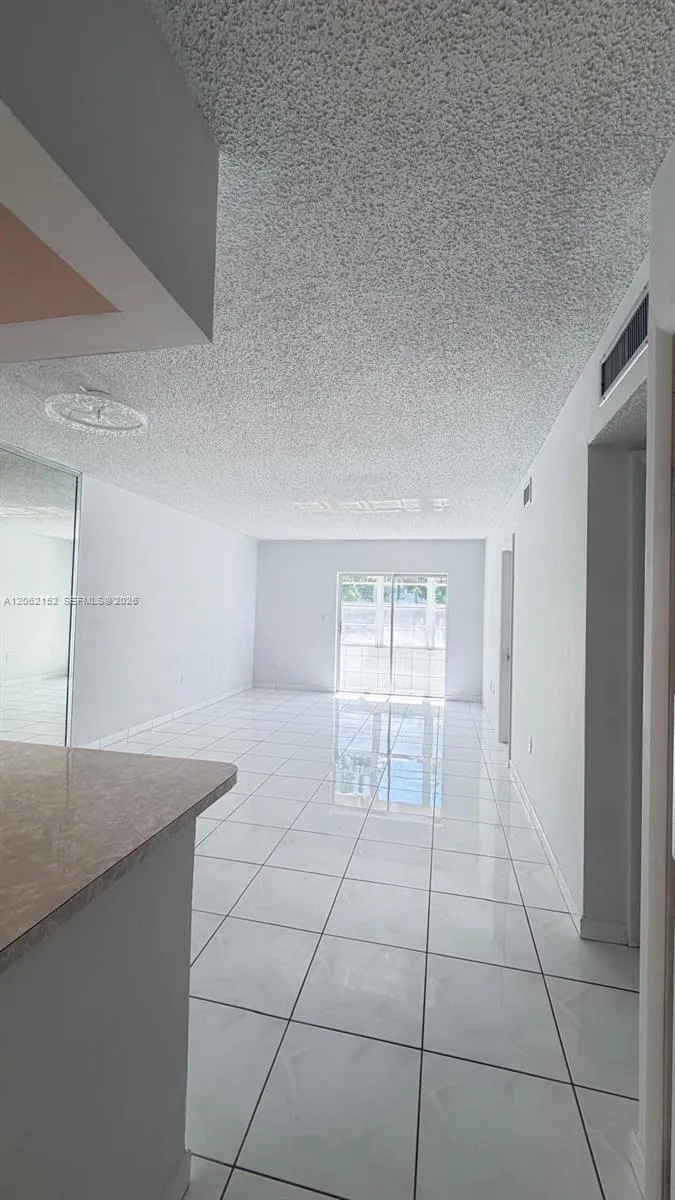 120 Royal Palm Rd #111 Hialeah Gardens, FL 33016