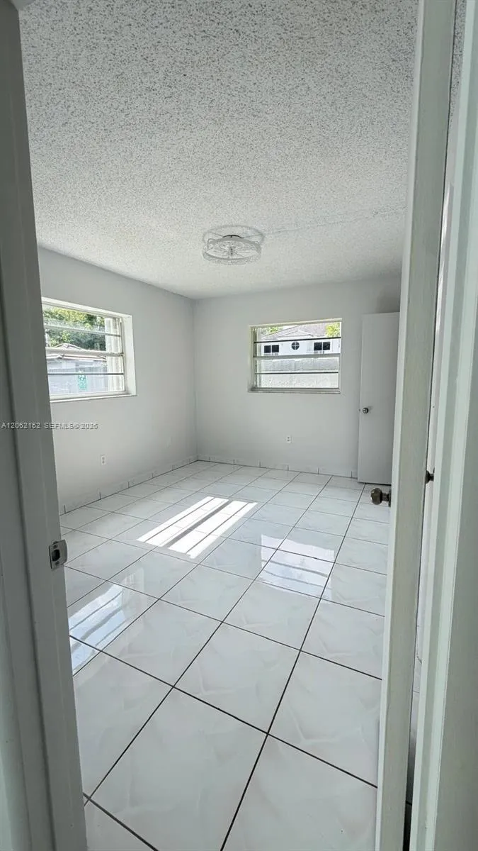 120 Royal Palm Rd #111 Hialeah Gardens, FL 33016