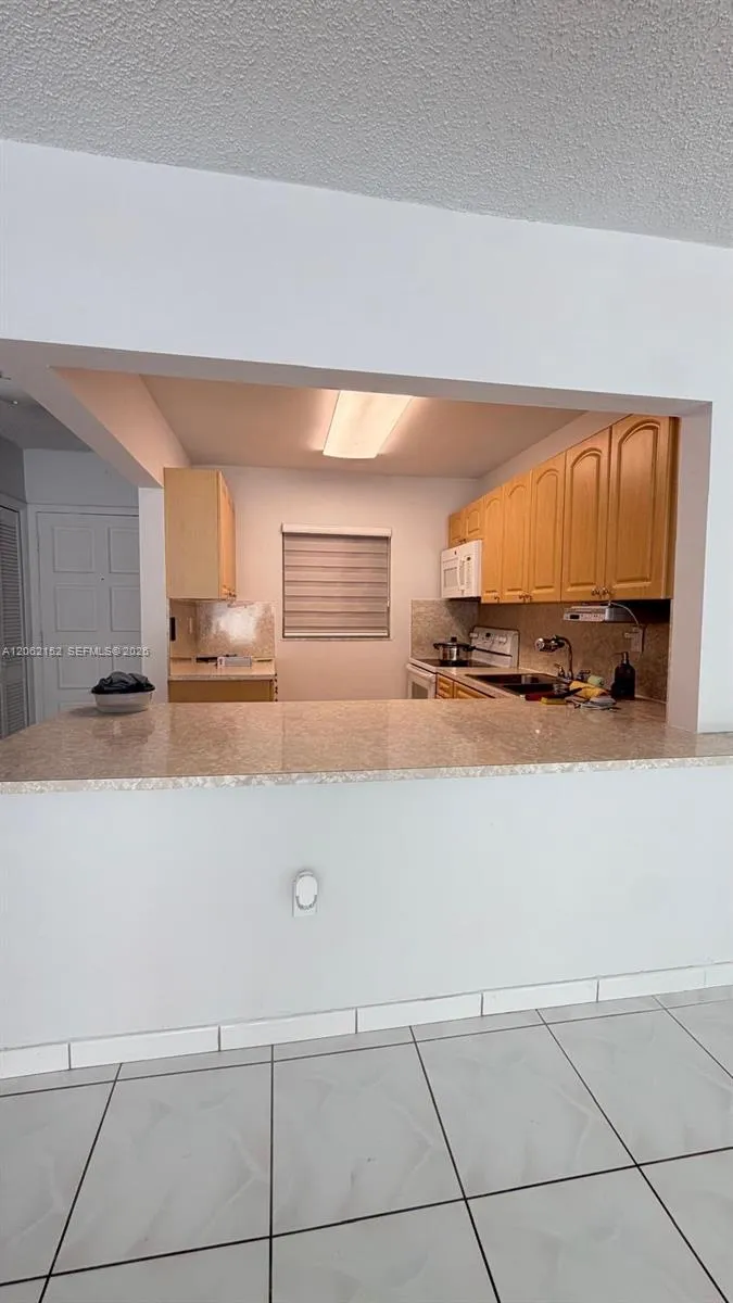 120 Royal Palm Rd #111 Hialeah Gardens, FL 33016
