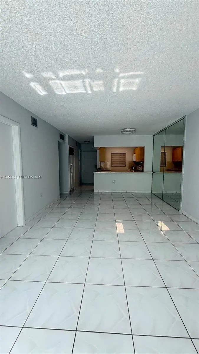 120 Royal Palm Rd #111 Hialeah Gardens, FL 33016