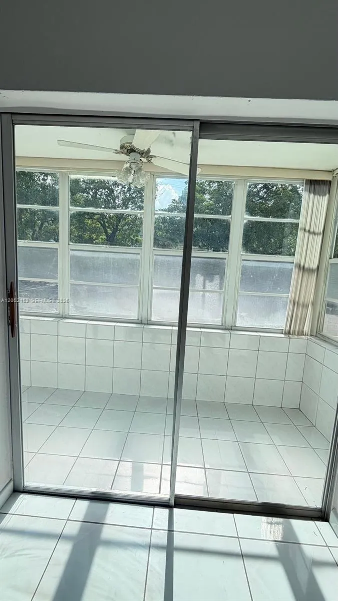 120 Royal Palm Rd #111 Hialeah Gardens, FL 33016