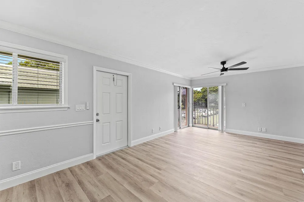 1866 Fairview Villas Drive #3 Palm Springs, FL 33406