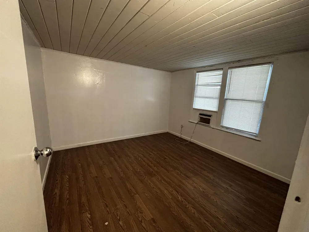 301 FLEMING AVENUE 