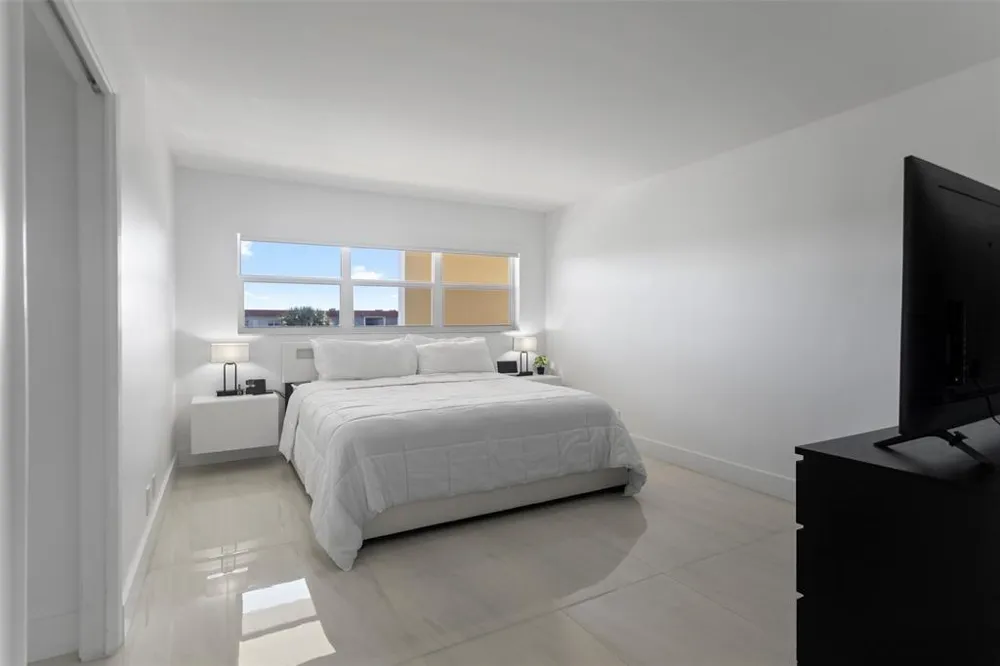 3100 NE 48th Court #413 Lighthouse Point, FL 33064