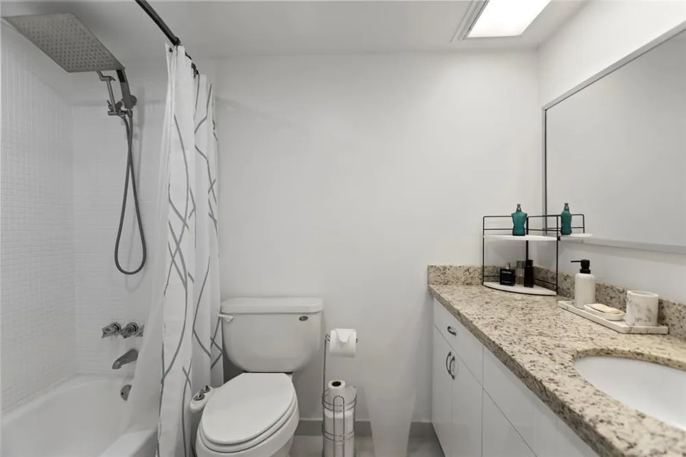3100 NE 48th Court #413 Lighthouse Point, FL 33064