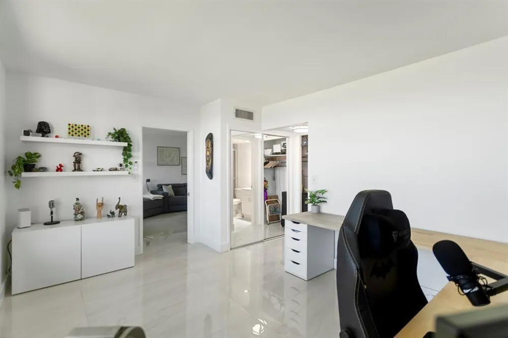 3100 NE 48th Court #413 Lighthouse Point, FL 33064