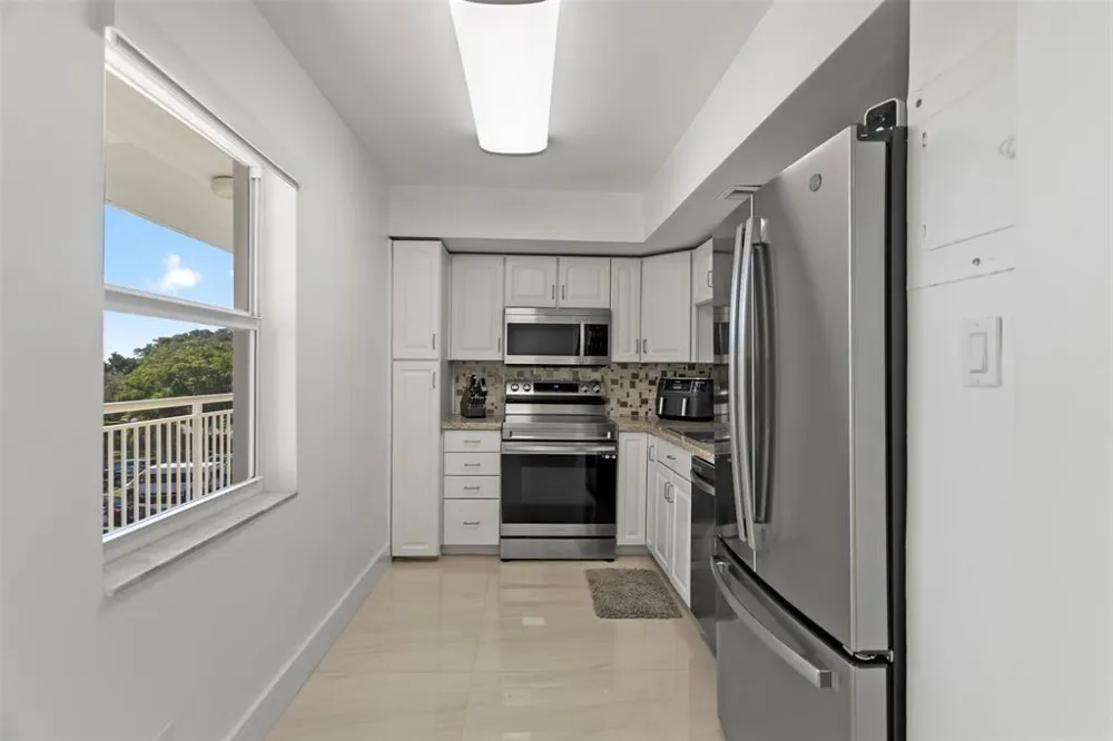 3100 NE 48th Court #413 Lighthouse Point, FL 33064