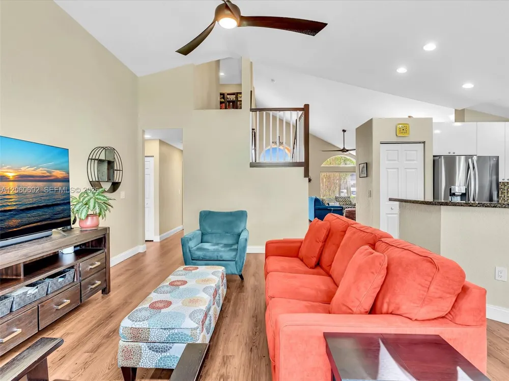 1208 NW 144th Ter Pembroke Pines, FL 33028