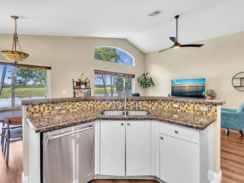 1208 NW 144th Ter Pembroke Pines, FL 33028