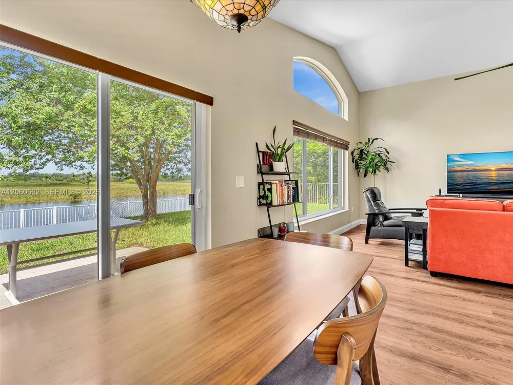 1208 NW 144th Ter Pembroke Pines, FL 33028