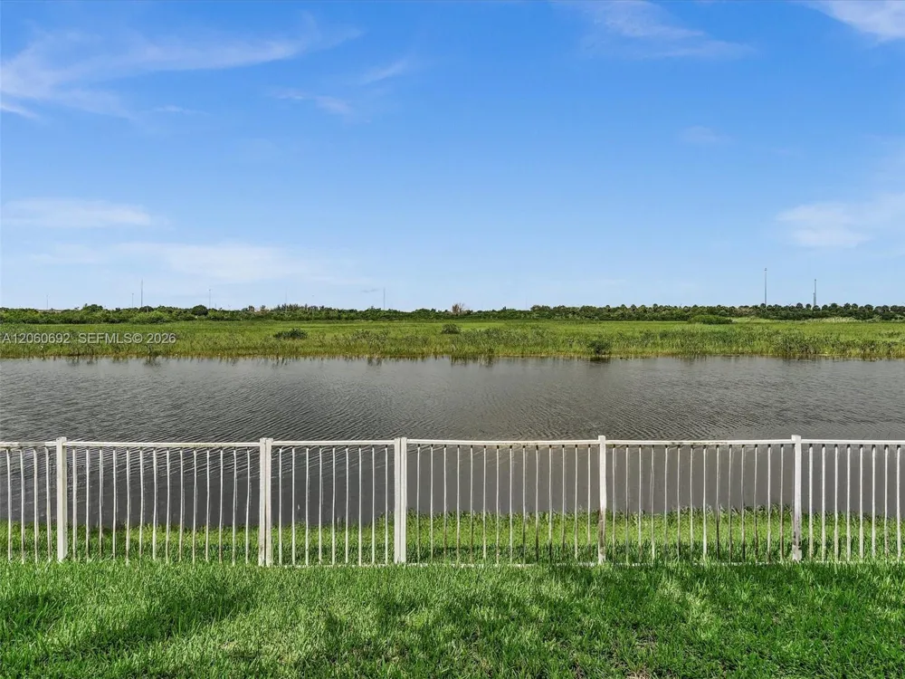 1208 NW 144th Ter Pembroke Pines, FL 33028